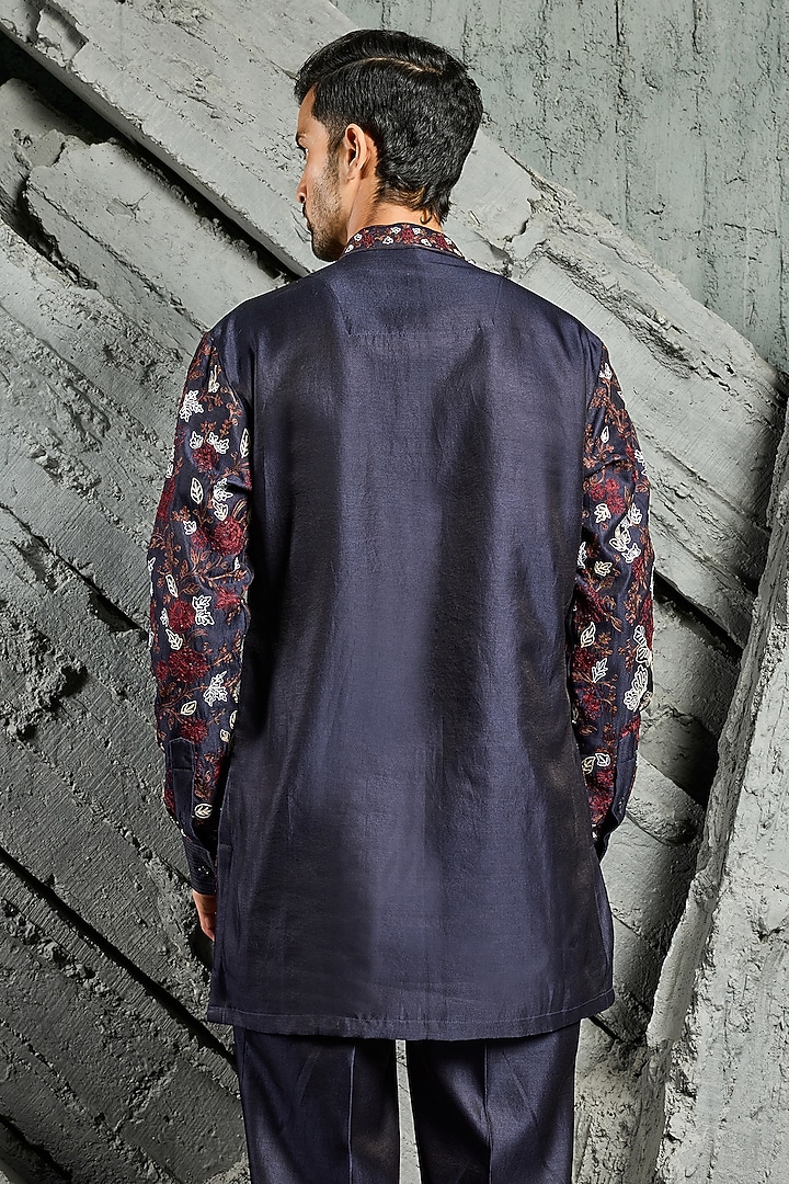 Blue Chanderi Silk Thread Embroidered Kurta Set by Sarab Khanijou at Pernia's Pop Up Shop