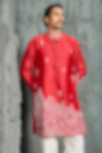 Red Chanderi Silk Thread Embroidered Kurta Set by Sarab Khanijou at Pernia's Pop Up Shop
