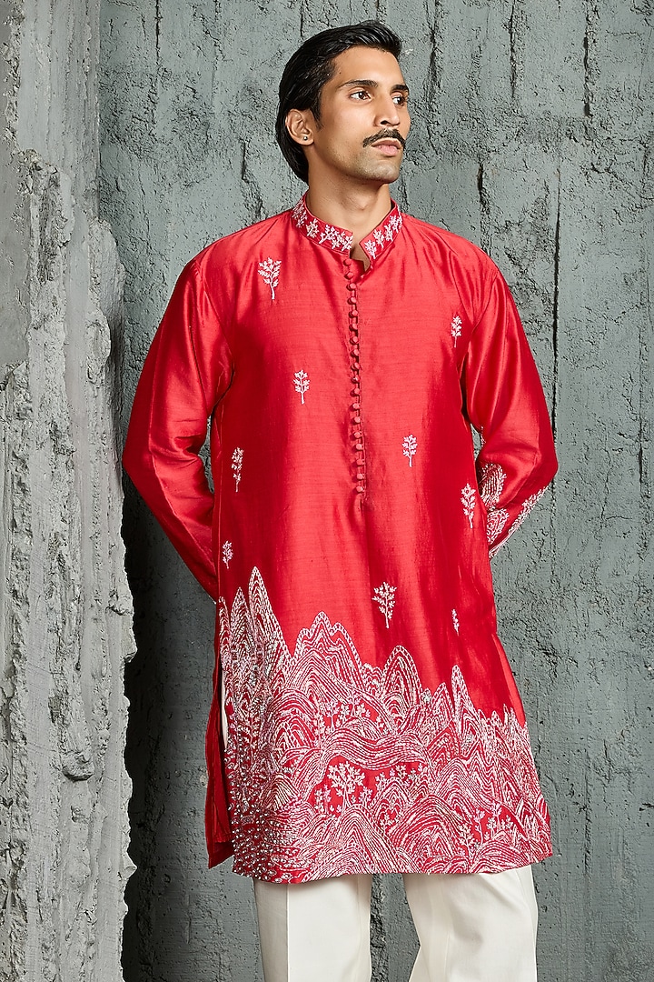 Red Chanderi Silk Thread Embroidered Kurta Set by Sarab Khanijou at Pernia's Pop Up Shop