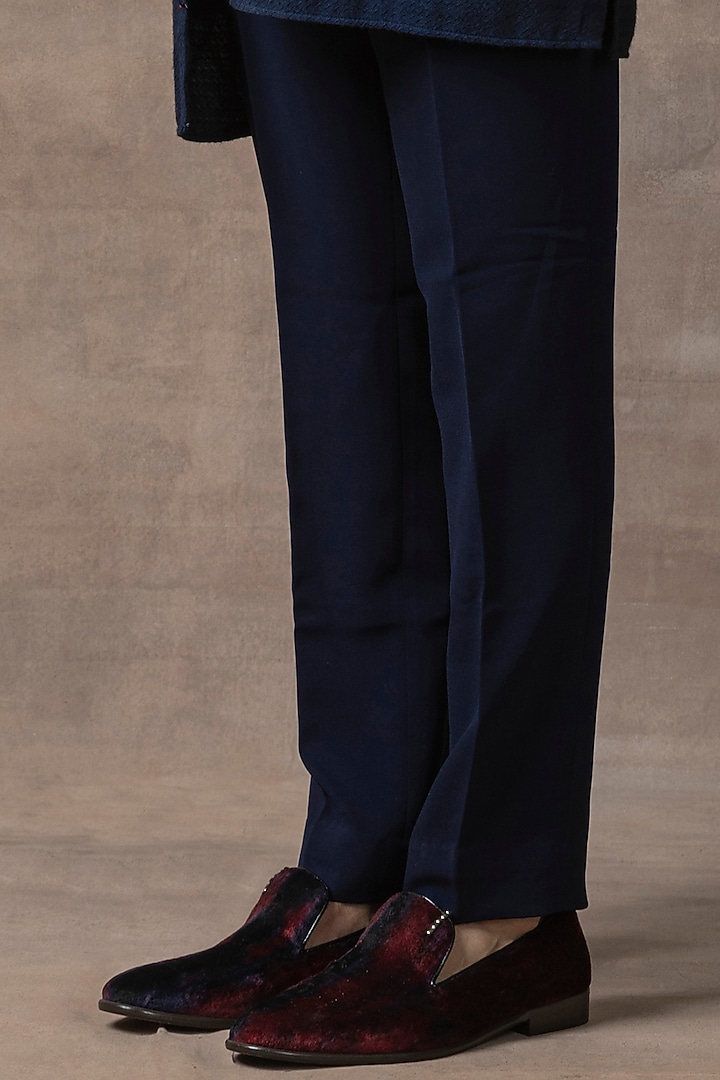 Navy Blue Silk Embroidered Kurta Set by Sarab Khanijou at Pernia's Pop Up Shop