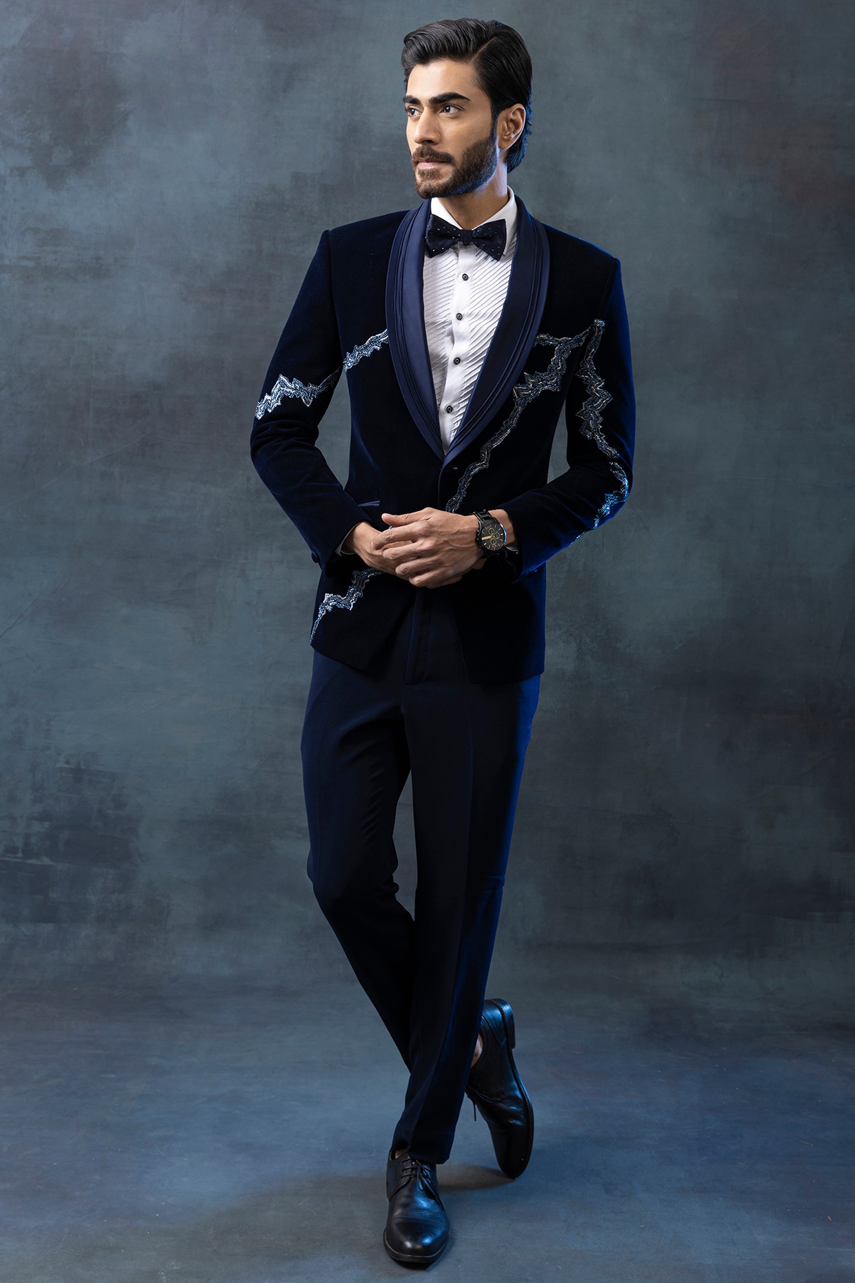 Mens blue hot sale velvet tuxedo