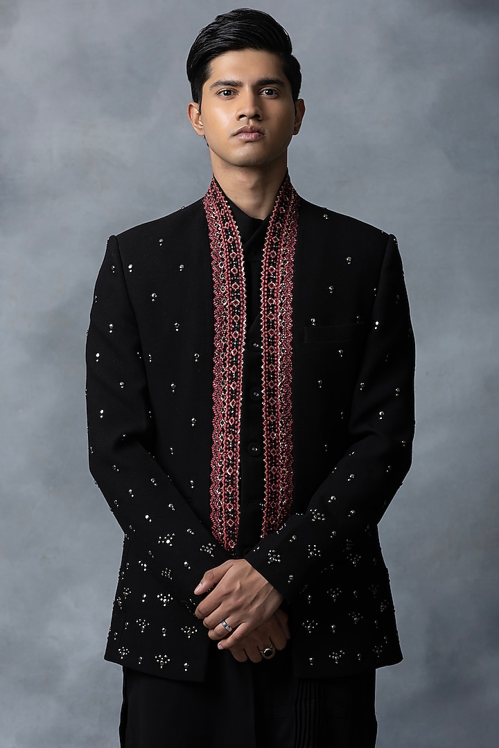 Black Sandwash Thread Embroidered Bandhgala Set by Sarab Khanijou at Pernia's Pop Up Shop