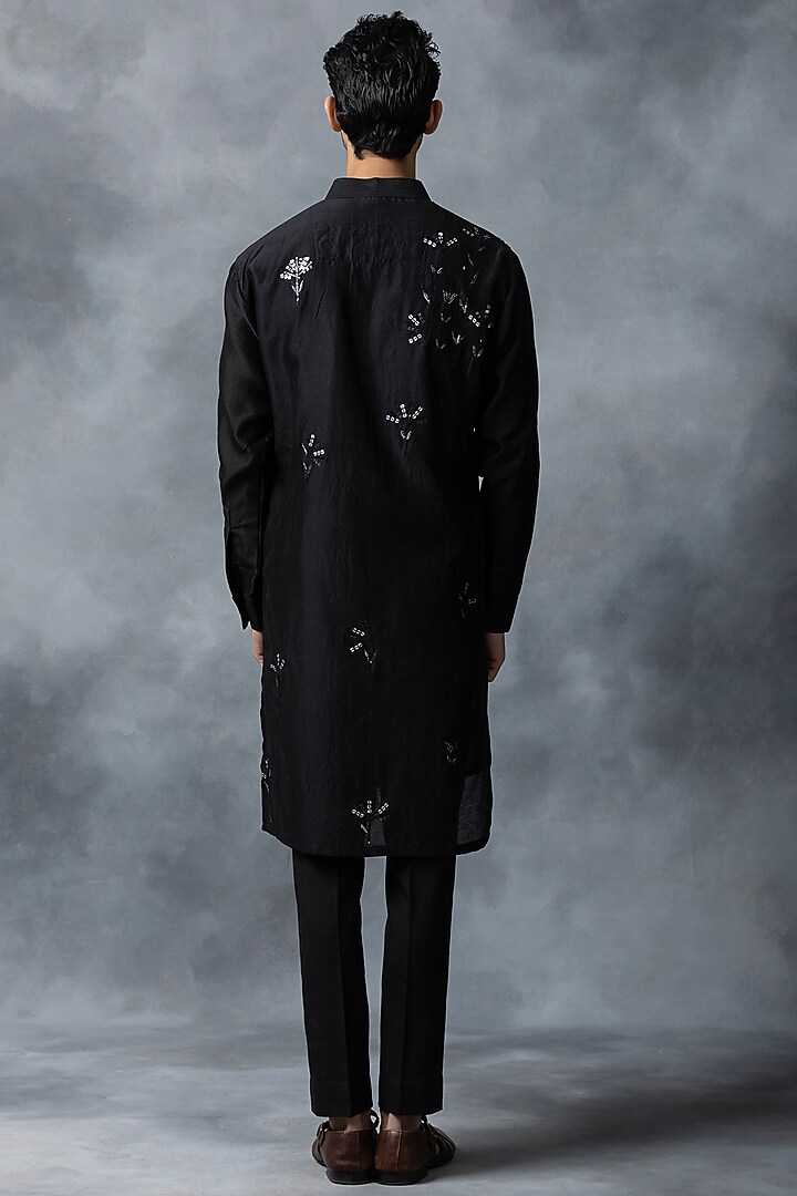 Black Chanderi Silk Embroidered Kurta Set by Sarab Khanijou at Pernia's Pop Up Shop