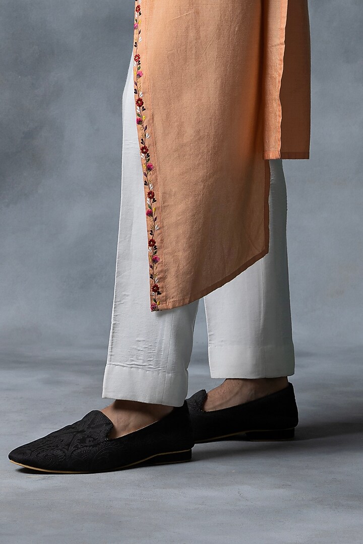 Off-White Silk & Cotton Silk Floral Thread Work Bundi Jacket Set by Sarab Khanijou at Pernia's Pop Up Shop