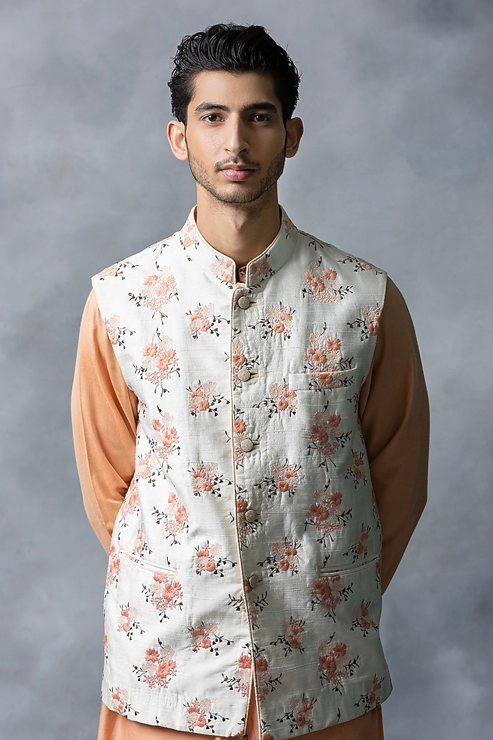 Off-White Silk & Cotton Silk Floral Thread Work Bundi Jacket Set by Sarab Khanijou at Pernia's Pop Up Shop