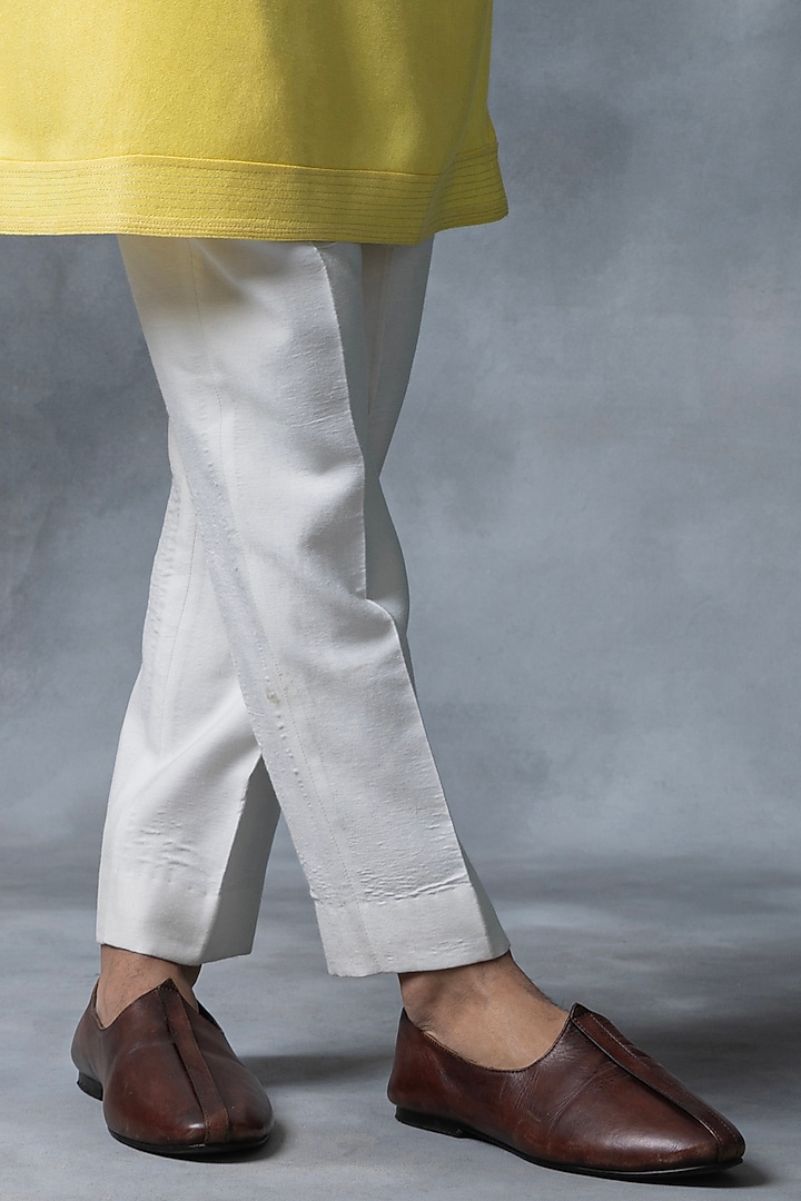 Off-White & Yellow Ombre Moss Crepe Kurta Set by Sarab Khanijou at Pernia's Pop Up Shop