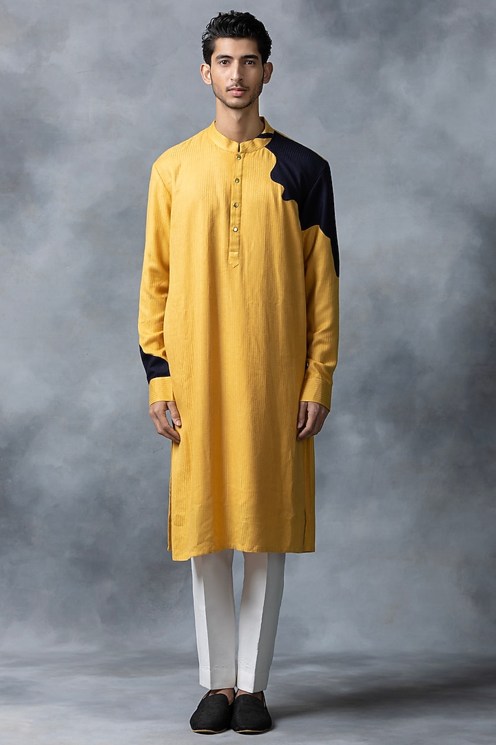 Yellow Moss Crepe Kurta Set by Sarab Khanijou at Pernia's Pop Up Shop