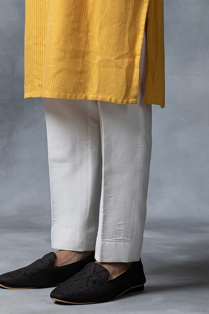 Yellow Moss Crepe Kurta Set by Sarab Khanijou at Pernia's Pop Up Shop