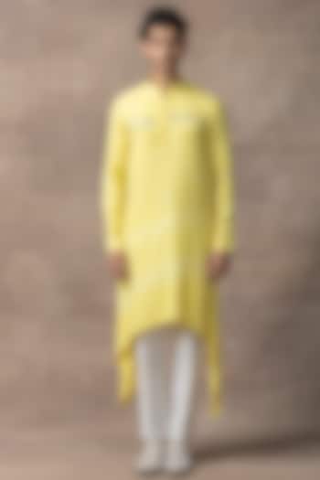 Yellow Moss Crepe Tie-Dyed Kurta Set by Sarab Khanijou