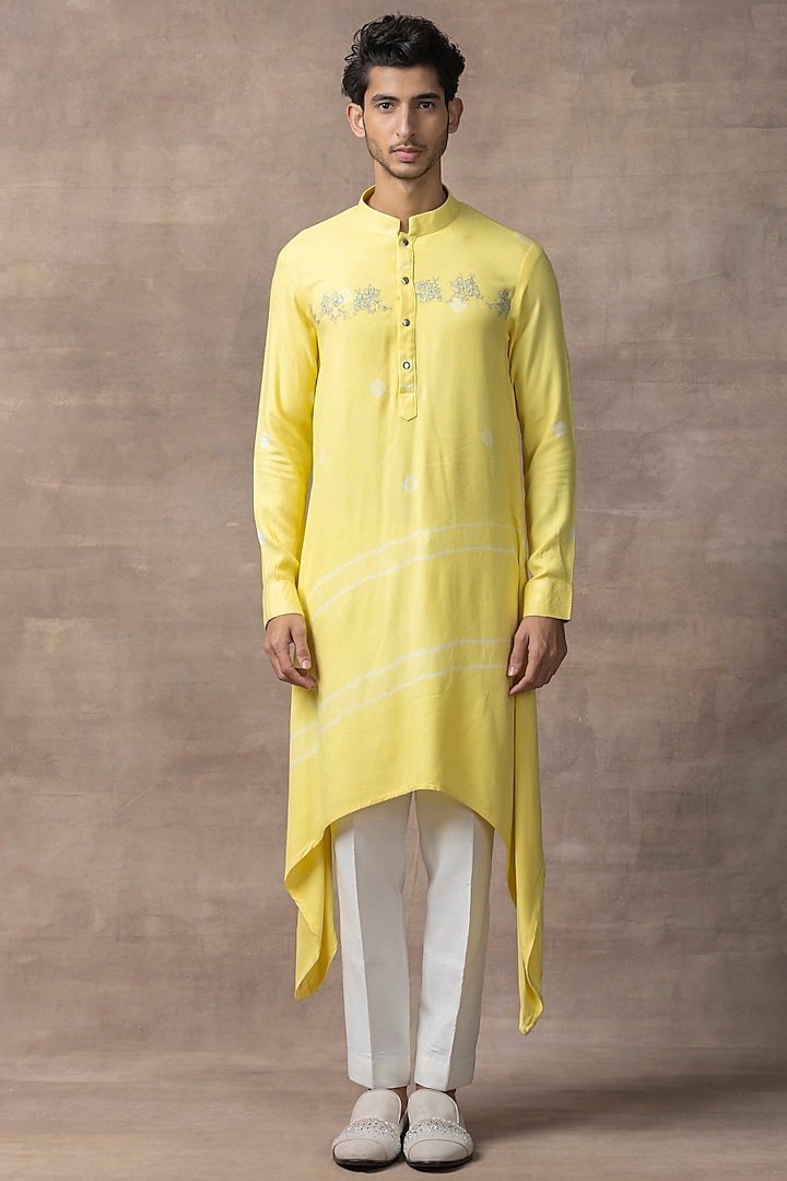 Yellow Moss Crepe Tie-Dyed Kurta Set by Sarab Khanijou
