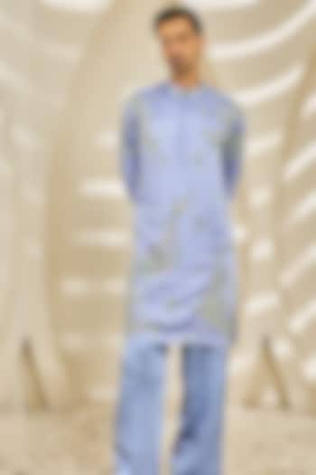 Lilac Chanderi Silk Thread Embroidered Kurta Set by Sarab Khanijou at Pernia's Pop Up Shop