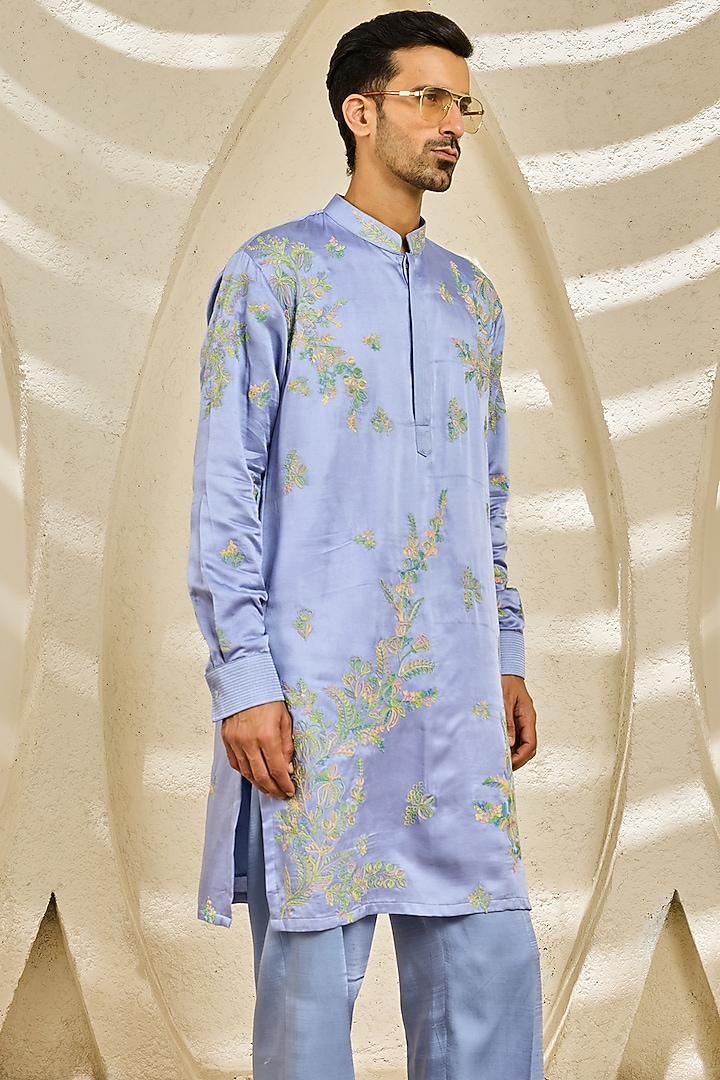 Lilac Chanderi Silk Thread Embroidered Kurta Set by Sarab Khanijou at Pernia's Pop Up Shop