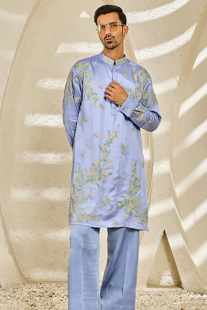 Lilac Chanderi Silk Thread Embroidered Kurta Set by Sarab Khanijou at Pernia's Pop Up Shop