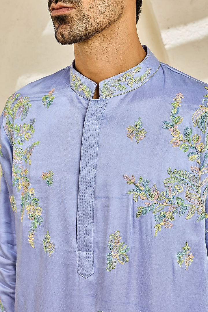 Lilac Chanderi Silk Thread Embroidered Kurta Set by Sarab Khanijou at Pernia's Pop Up Shop