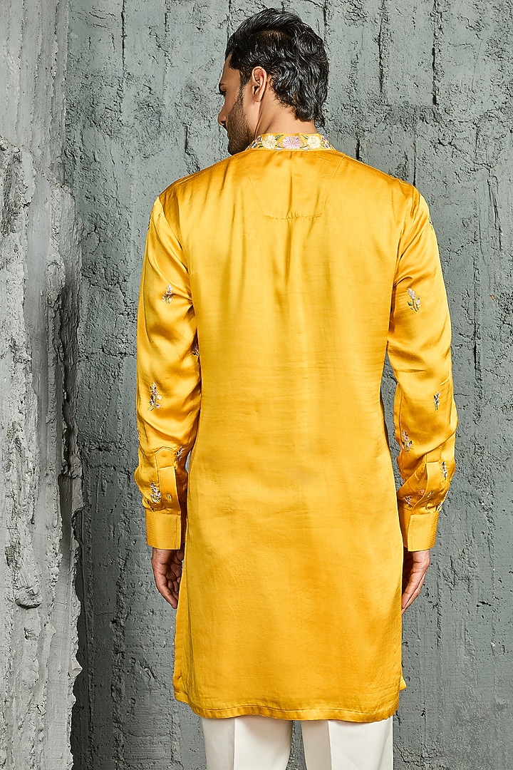 Yellow Chanderi Silk Thread Embroidered Kurta Set by Sarab Khanijou at Pernia's Pop Up Shop