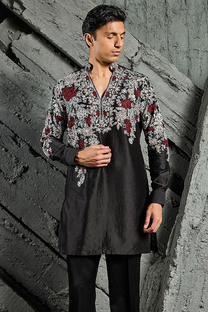 Black Chanderi Silk Thread Embroidered Kurta Set by Sarab Khanijou at Pernia's Pop Up Shop