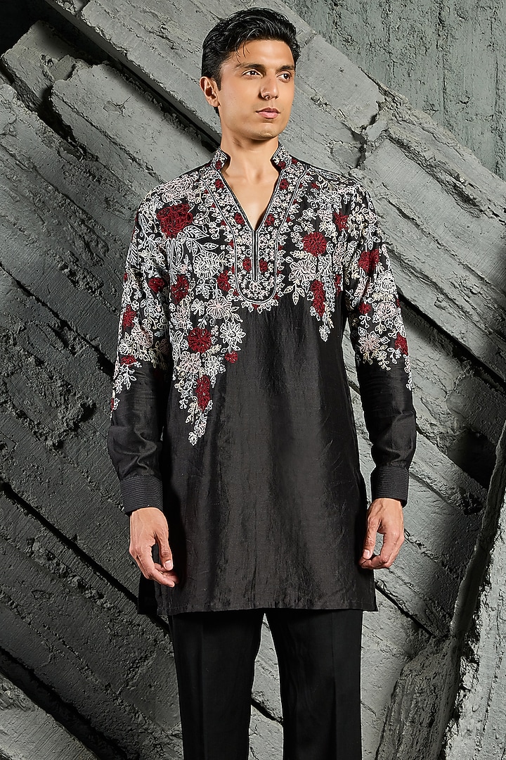 Black Chanderi Silk Thread Embroidered Kurta Set by Sarab Khanijou at Pernia's Pop Up Shop
