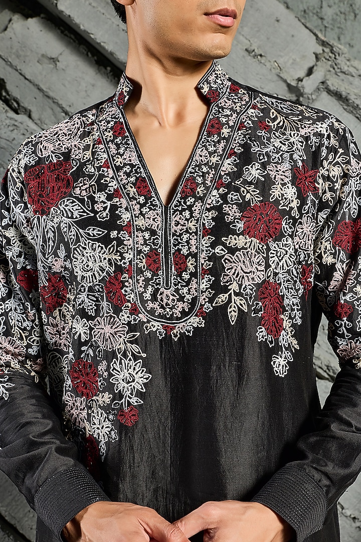 Black Chanderi Silk Thread Embroidered Kurta Set by Sarab Khanijou at Pernia's Pop Up Shop