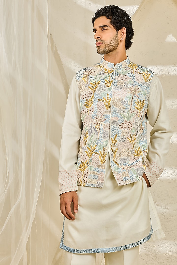 Off-White Chanderi Silk Cutdana Embroidered Nehru Jacket Set by Sarab Khanijou at Pernia's Pop Up Shop