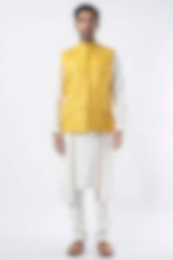 Yellow Mirror Embroidered Bundi Jacket With Kurta Set by Sarab Khanijou