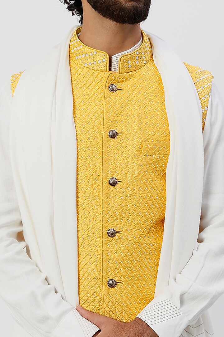 Yellow Cotton Silk Hand Embroidered Bundi Jacket Set by Sarab Khanijou at Pernia's Pop Up Shop