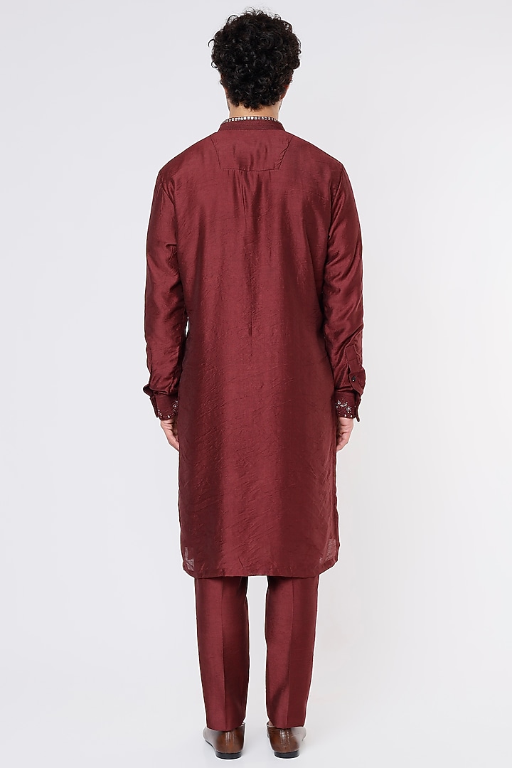 Maroon Chanderi Hand Embroidered Kurta Set by Sarab Khanijou at Pernia's Pop Up Shop