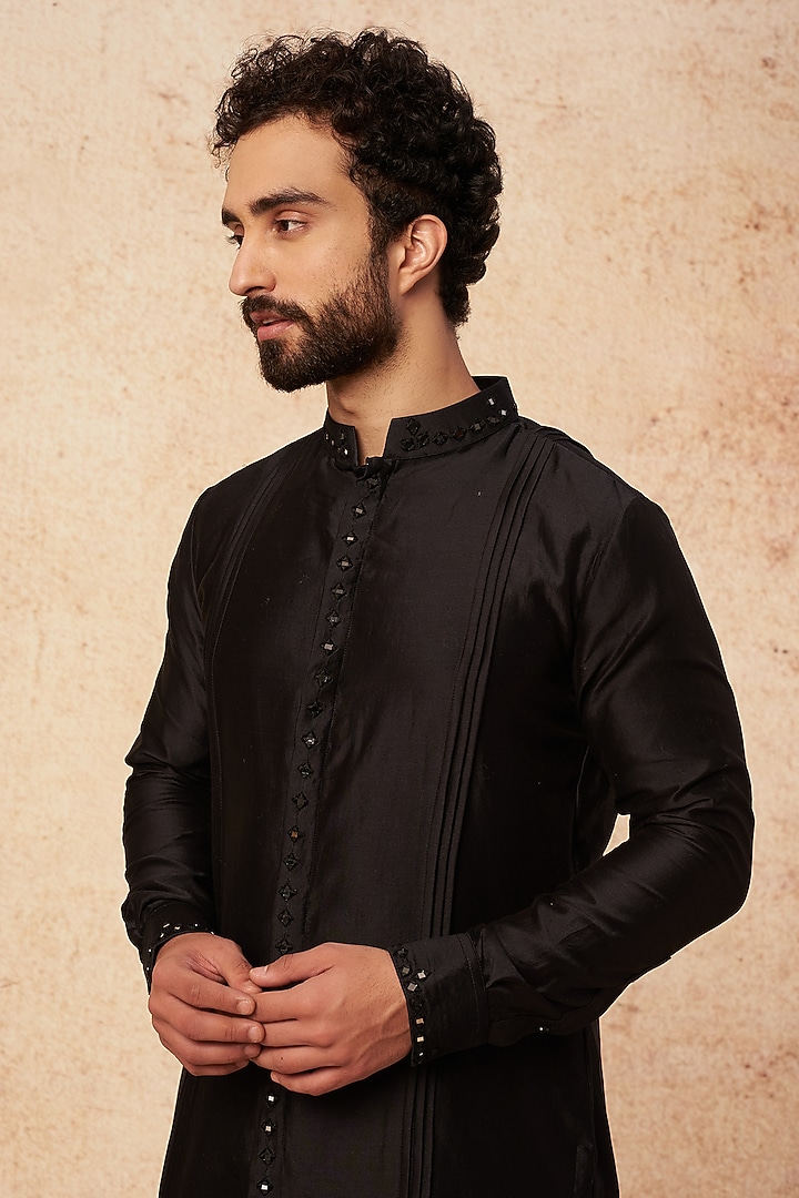 Black Chanderi Mirror Embroidered Kurta Set by Sarab Khanijou at Pernia's Pop Up Shop