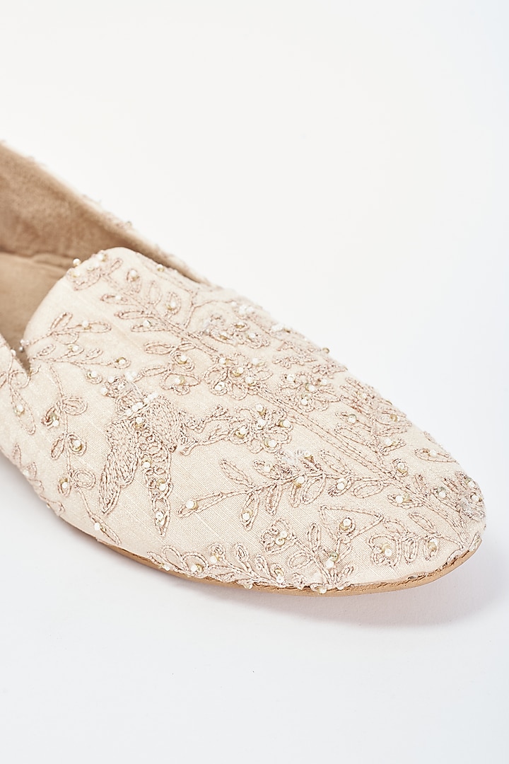 Ivory Silk Embroidered Mojri Shoes by Sarab Khanijou at Pernia's Pop Up Shop
