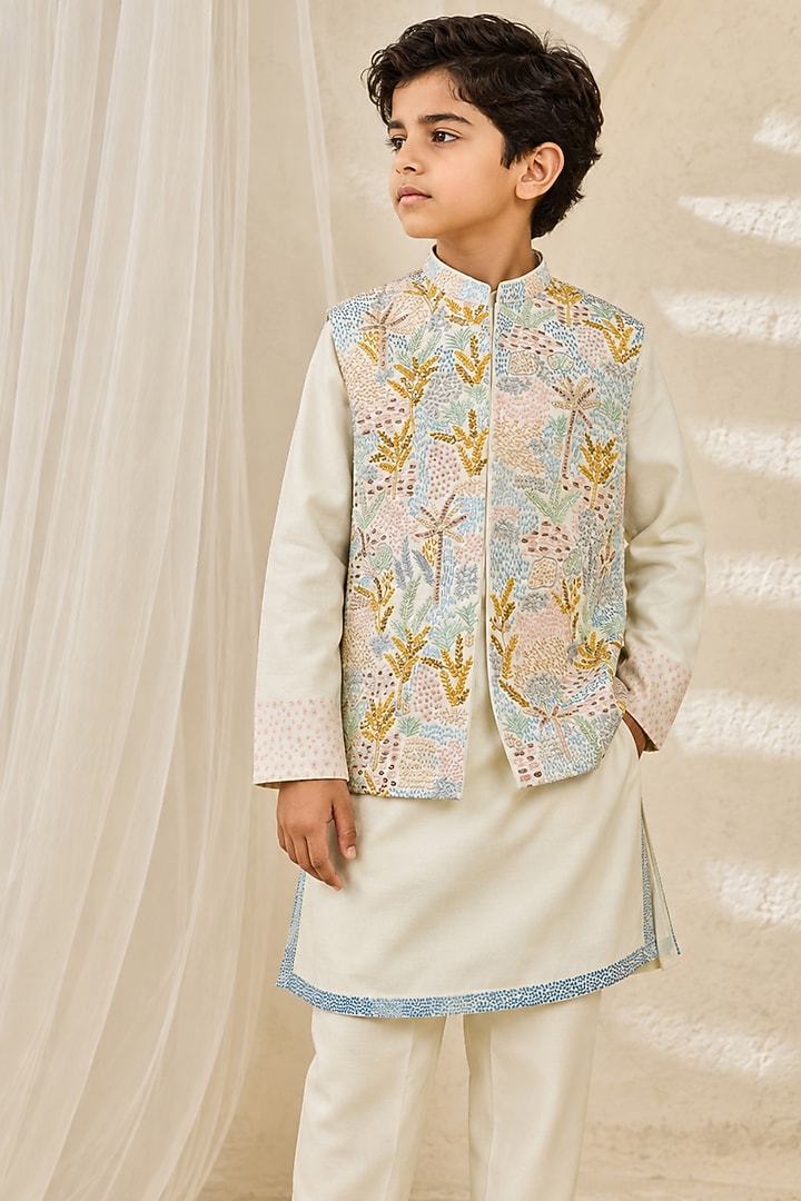 Off-White Chanderi Silk Cutdana Embroidered Nehru Jacket Set For Boys by Sarab Khanijou Kids at Pernia's Pop Up Shop