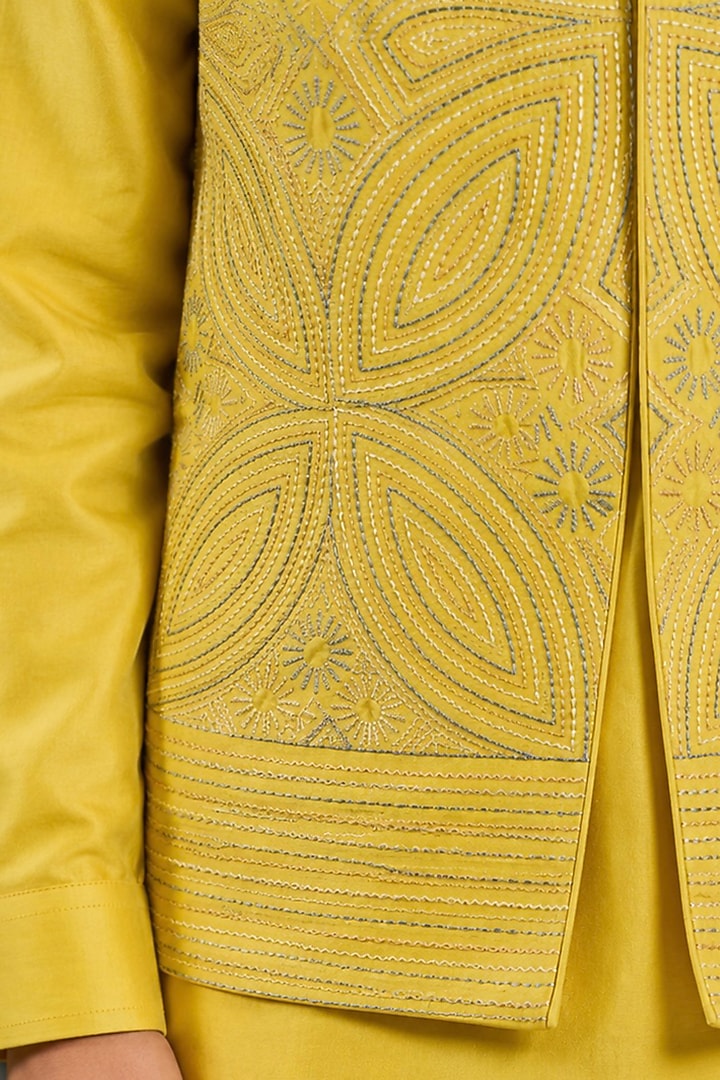 Yellow Chanderi Silk Embroidered Nehru Jacket Set For Boys by Sarab Khanijou Kids at Pernia's Pop Up Shop