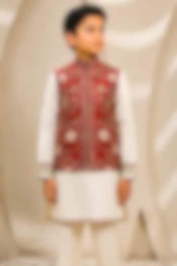 Ivory Chanderi Silk Silk Thread Embroidered Nehru Jacket Set For Boys by Sarab Khanijou Kids at Pernia's Pop Up Shop