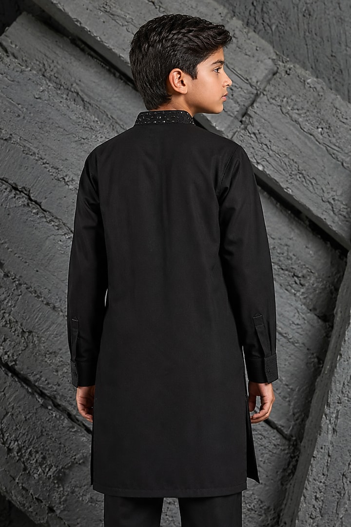 Black Sandwash Cutdana Embroidered Kurta Set For Boys by Sarab Khanijou Kids at Pernia's Pop Up Shop