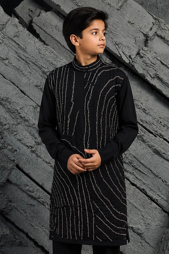 Black Sandwash Cutdana Embroidered Kurta Set For Boys by Sarab Khanijou Kids at Pernia's Pop Up Shop