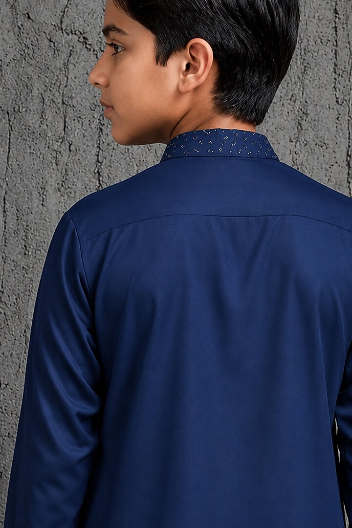 Blue Sandwash Cutdana Embroidered Kurta Set For Boys by Sarab Khanijou Kids at Pernia's Pop Up Shop