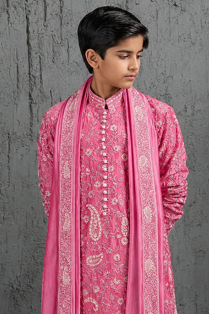 Pink Chanderi Silk Floral Embroidered Kurta Set For Boys by Sarab Khanijou Kids at Pernia's Pop Up Shop