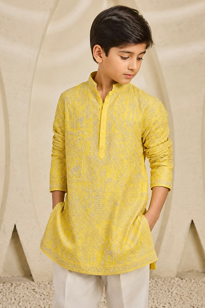 Yellow Chanderi Silk Cutdana Embroidered Kurta Set For Boys by Sarab Khanijou Kids at Pernia's Pop Up Shop