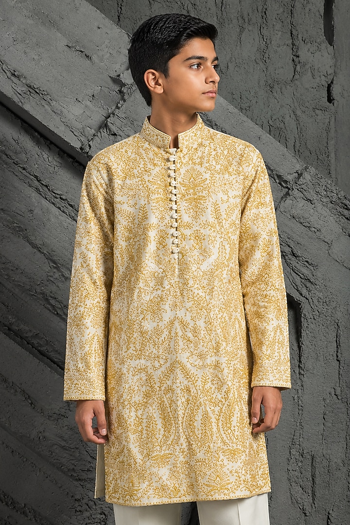 Dusty Ivory Chanderi Silk Cutdana Embroidered Kurta Set For Boys by Sarab Khanijou Kids at Pernia's Pop Up Shop