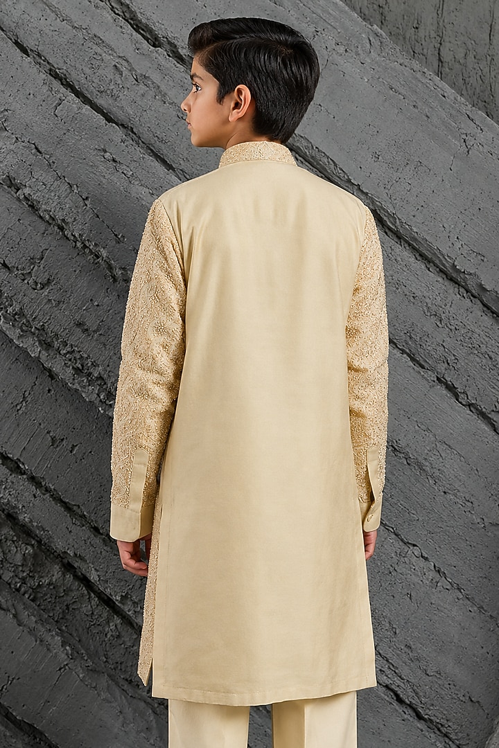 Dusty Ivory Chanderi Silk Floral Embroidered Kurta Set For Boys by Sarab Khanijou Kids at Pernia's Pop Up Shop