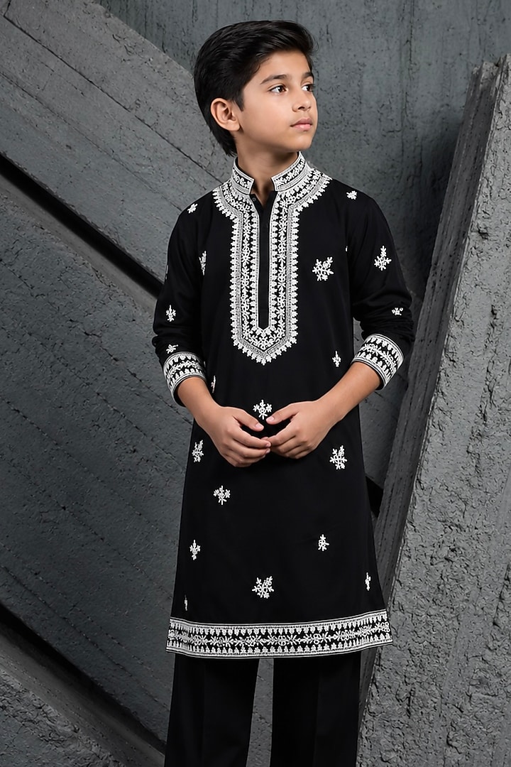 Black Sandwash Dori Embroidered Kurta Set For Boys by Sarab Khanijou Kids at Pernia's Pop Up Shop