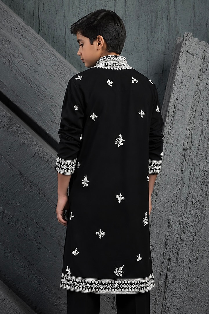 Black Sandwash Dori Embroidered Kurta Set For Boys by Sarab Khanijou Kids at Pernia's Pop Up Shop