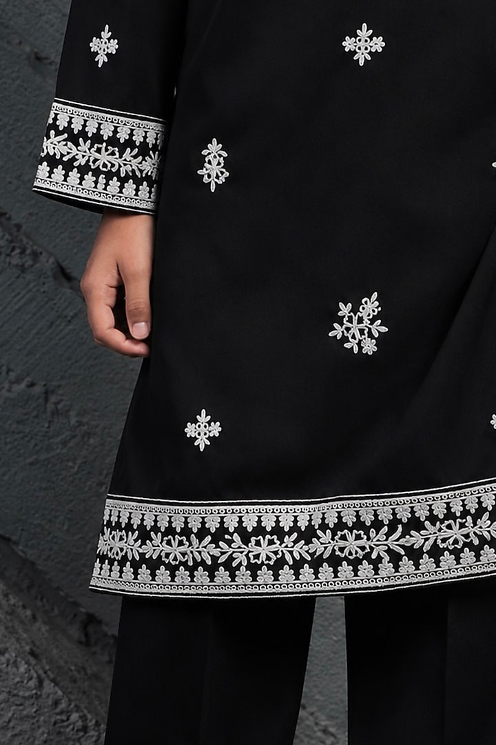 Black Sandwash Dori Embroidered Kurta Set For Boys by Sarab Khanijou Kids at Pernia's Pop Up Shop