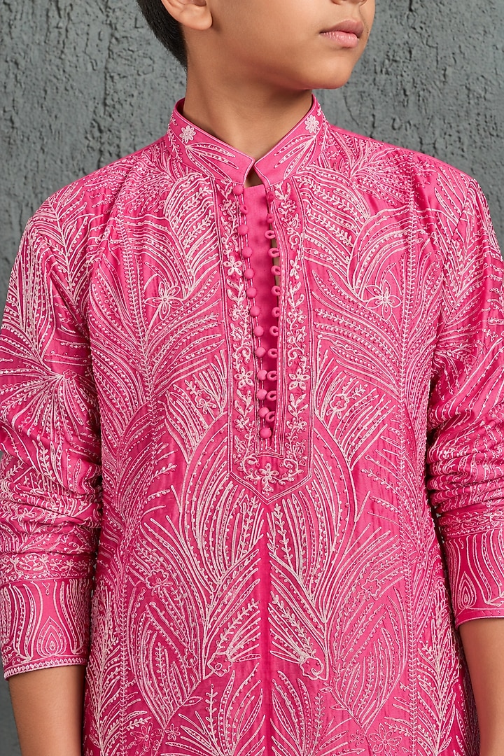 Pink Chanderi Silk Cutdana Embroidered Kurta Set For Boys by Sarab Khanijou Kids at Pernia's Pop Up Shop