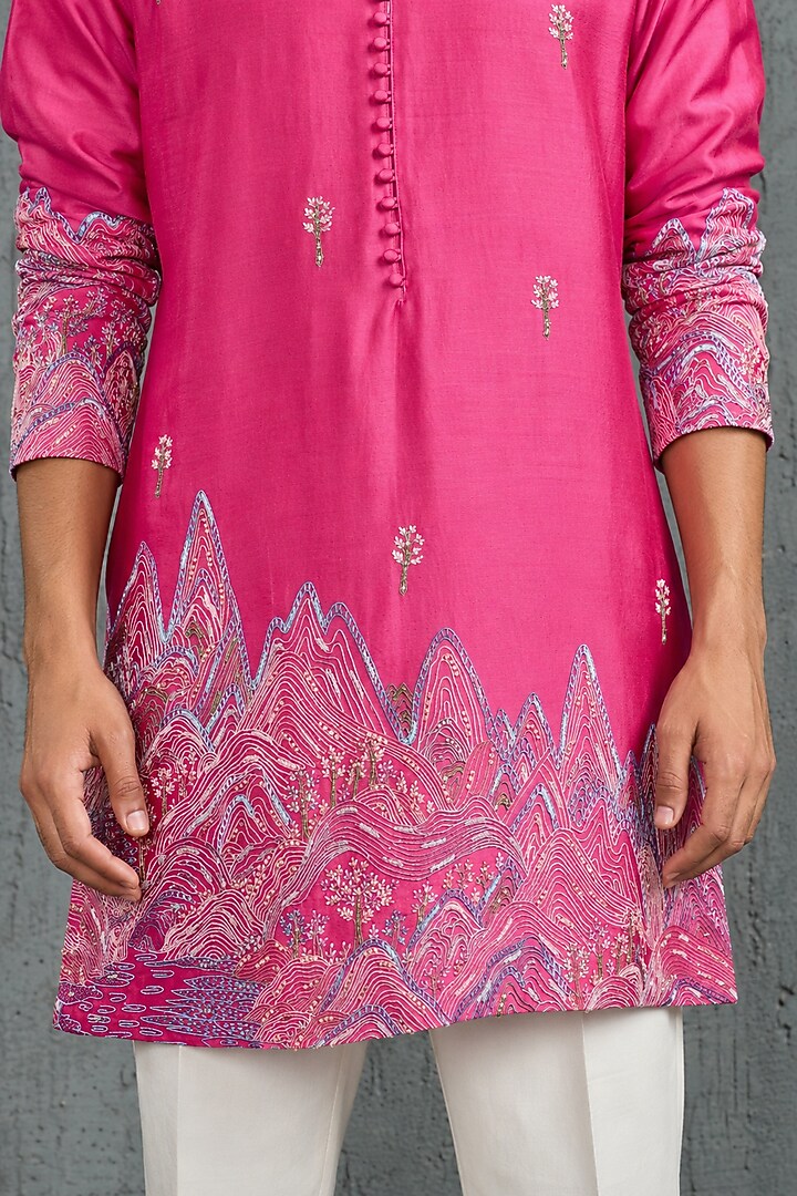 Pink Chanderi Silk Thread Embroidered Kurta Set For Boys by Sarab Khanijou Kids at Pernia's Pop Up Shop