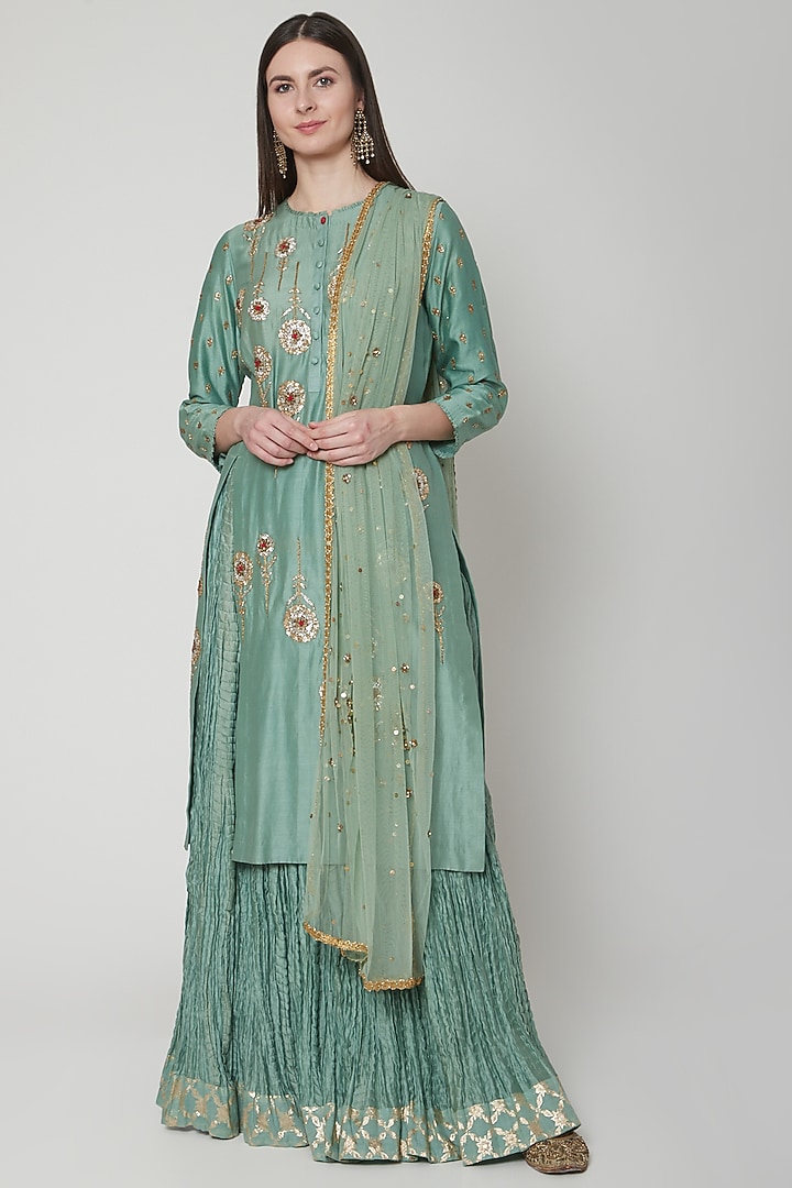 Green Embroidered Kurta Set by Joy Mitra at Pernia's Pop Up Shop