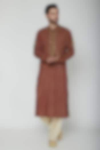 Maroon Embroidered & Printed Kurta Set by Joy Mitra Men at Pernia's Pop Up Shop