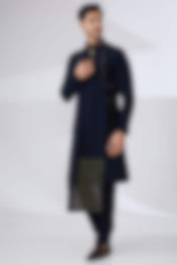 Navy Blue Sandwash Thread Embroidered Kurta Set by Sarab Khanijou