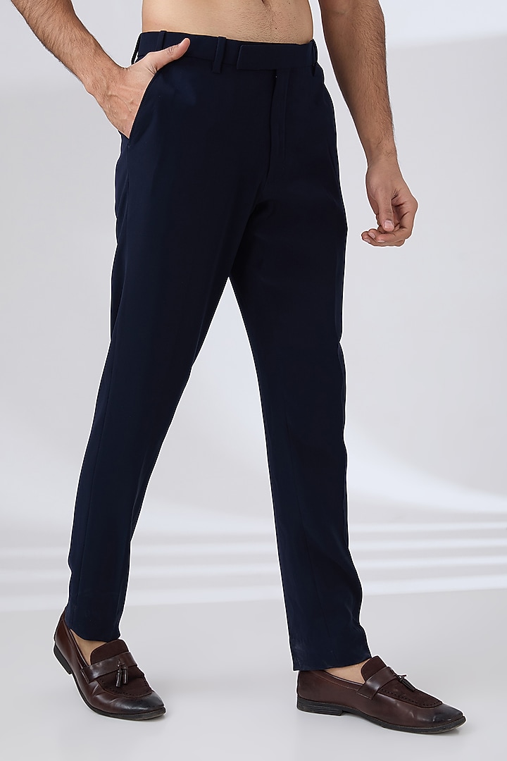 Navy Blue Sandwash Thread Embroidered Kurta Set by Sarab Khanijou at Pernia's Pop Up Shop
