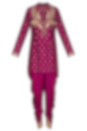 Magenta Embroidered Kurta Set by Joy Mitra at Pernia's Pop Up Shop