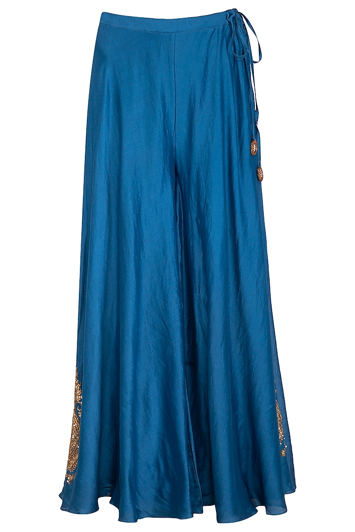 Blue Embroidered Kurta Set by Joy Mitra at Pernia's Pop Up Shop