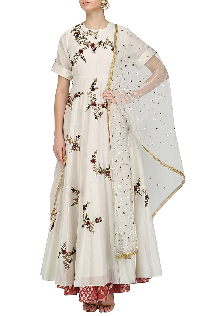 Cream floral embroidered flared anarkali set available only at Pernia's Pop Up Shop.